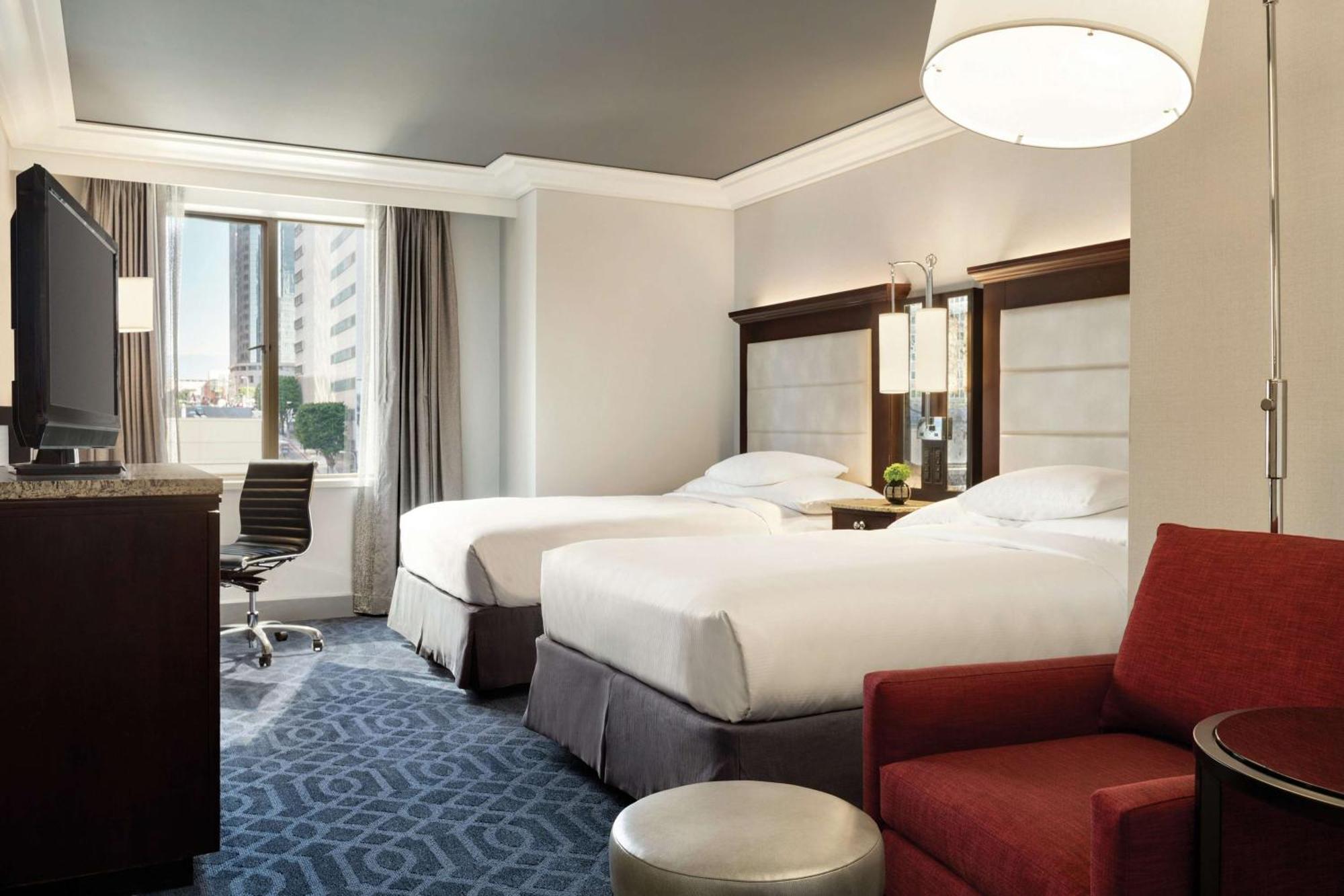 Hilton Checkers Angeles Hotel 3*