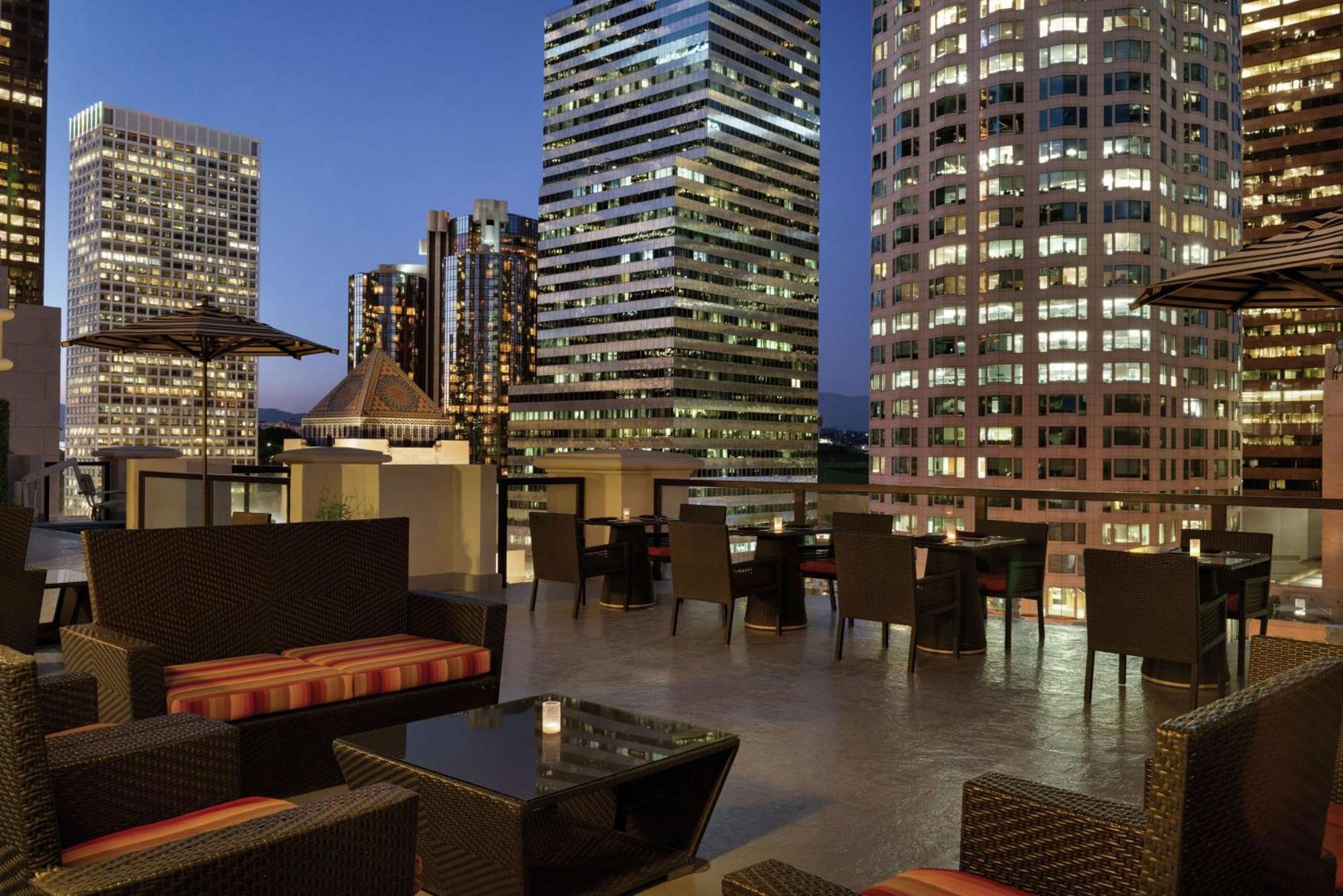 Hilton Checkers Angeles Hotel 3*
