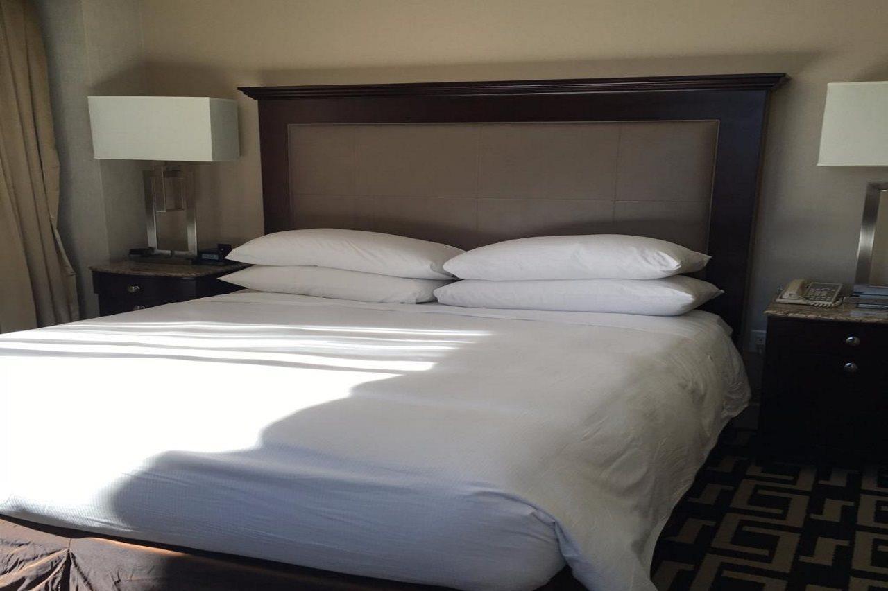 Hilton Checkers Angeles