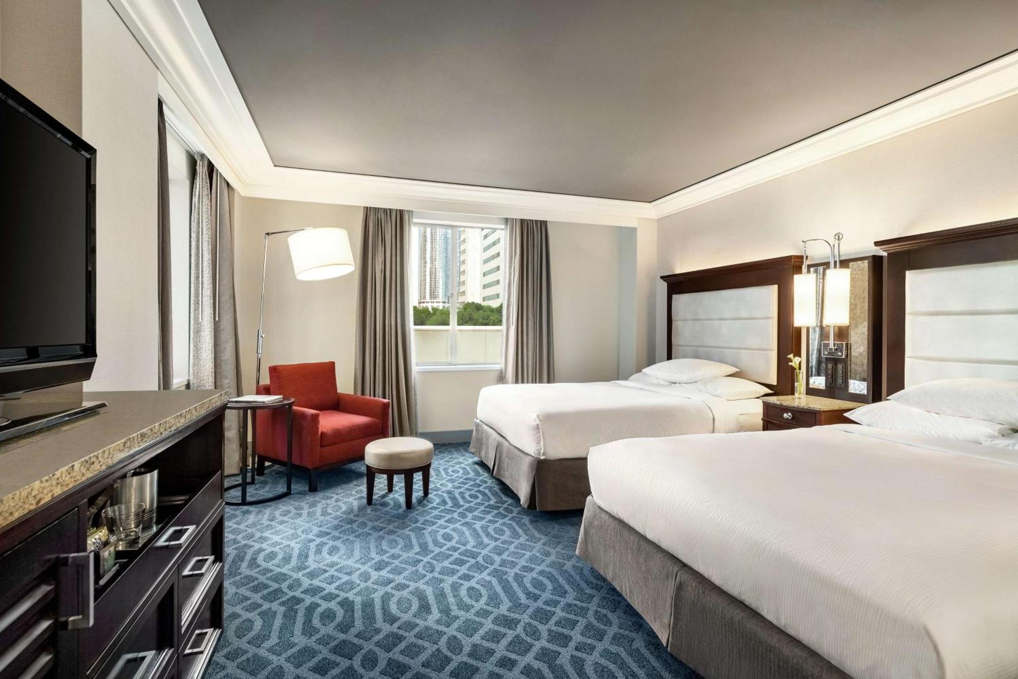 Hotel Hilton Checkers Angeles 3*