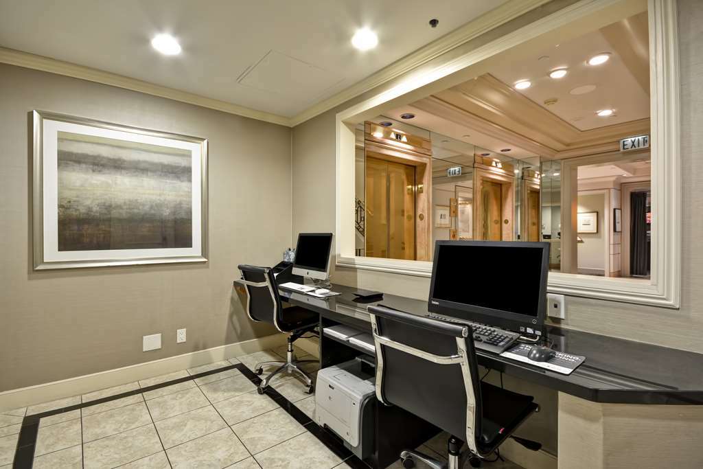 Hilton Checkers Angeles